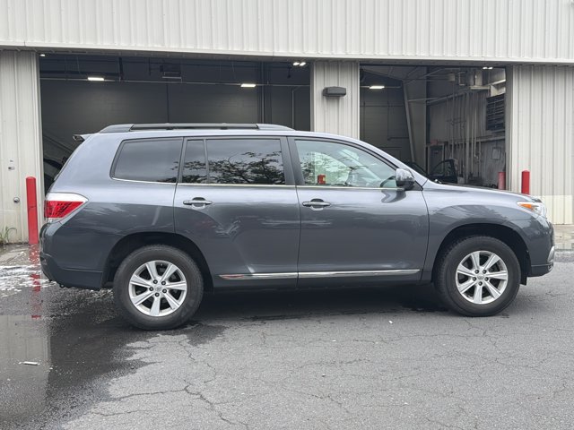 Used 2013 Toyota Highlander SE AWD/4WD video 4