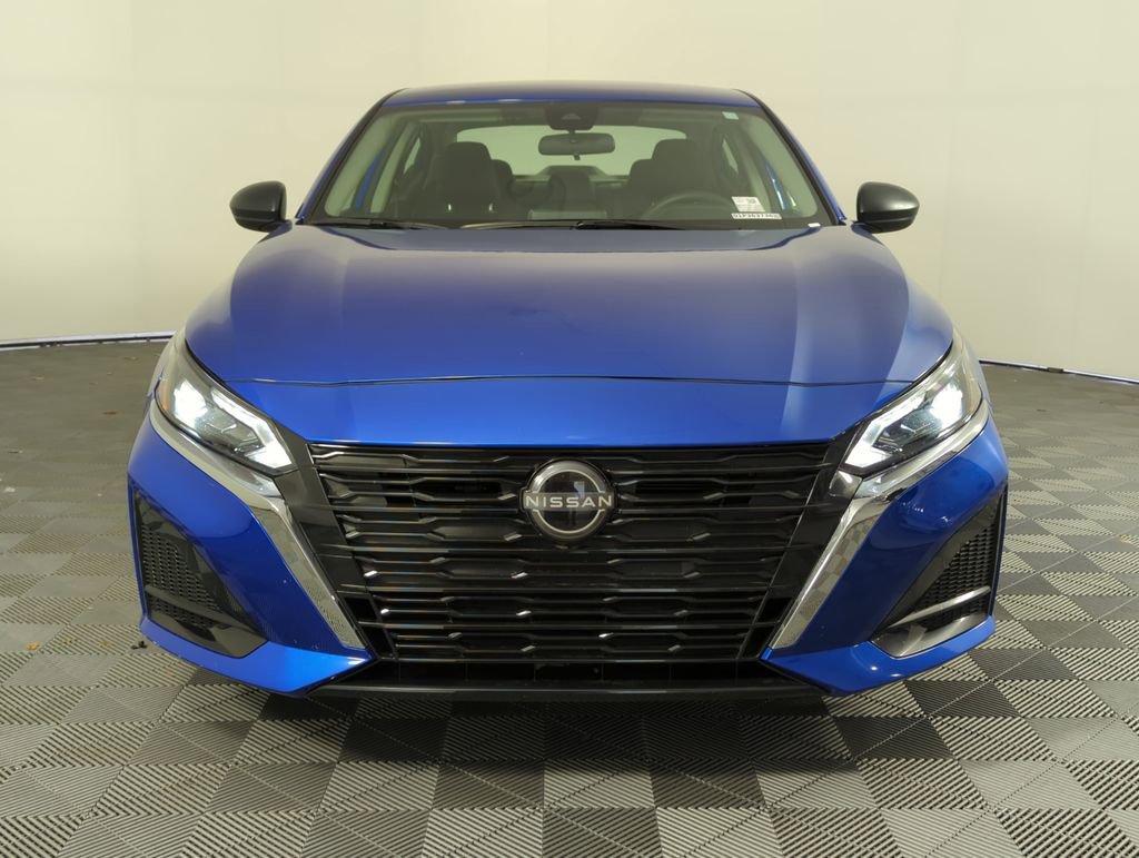 Used 2025 Nissan Altima 2.5 SV image 10