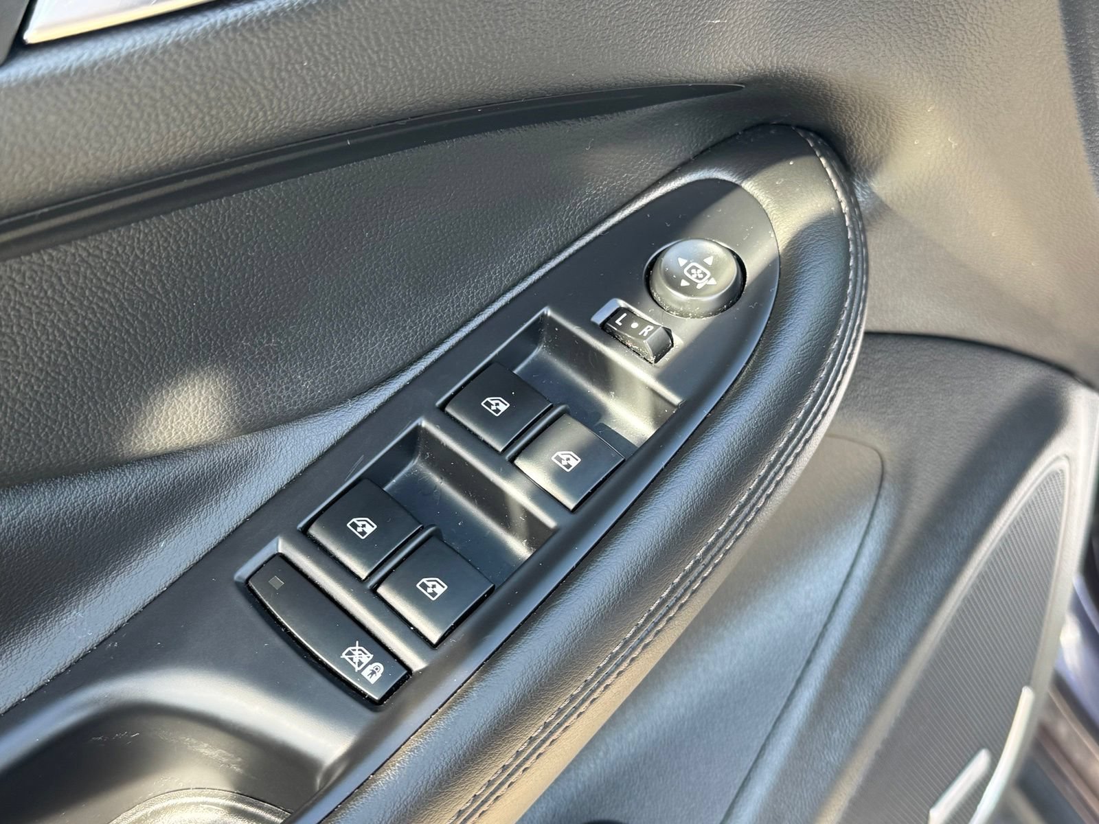 Used 2017 Buick Envision Premium w/ LPO, Hit The Road Package AWD/4WD image 13