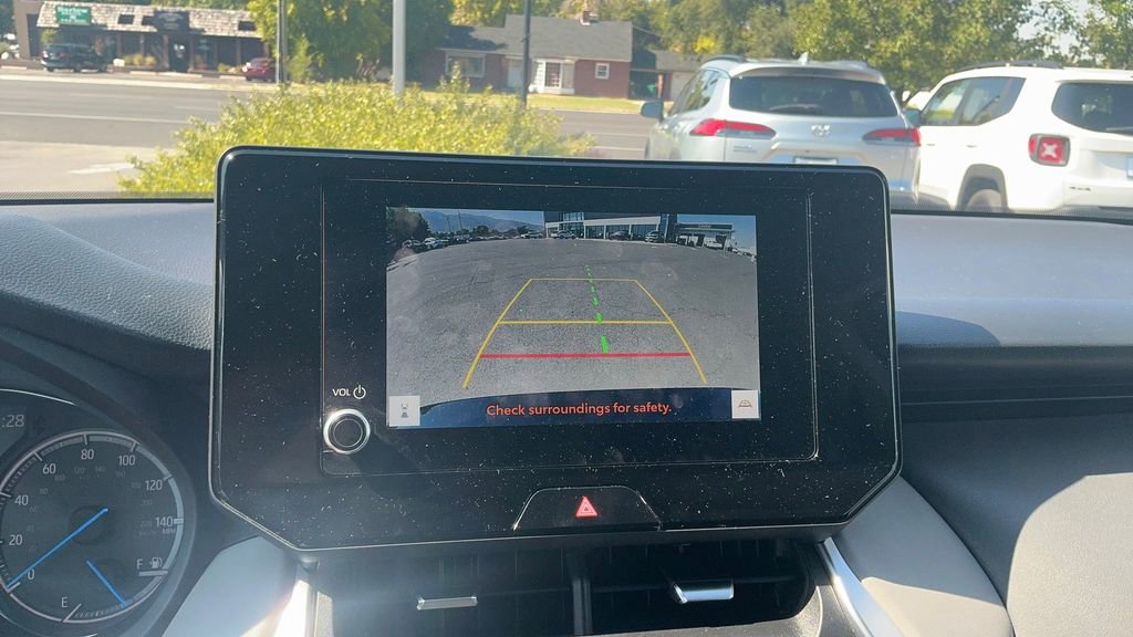 Used 2023 Toyota Venza LE image 37