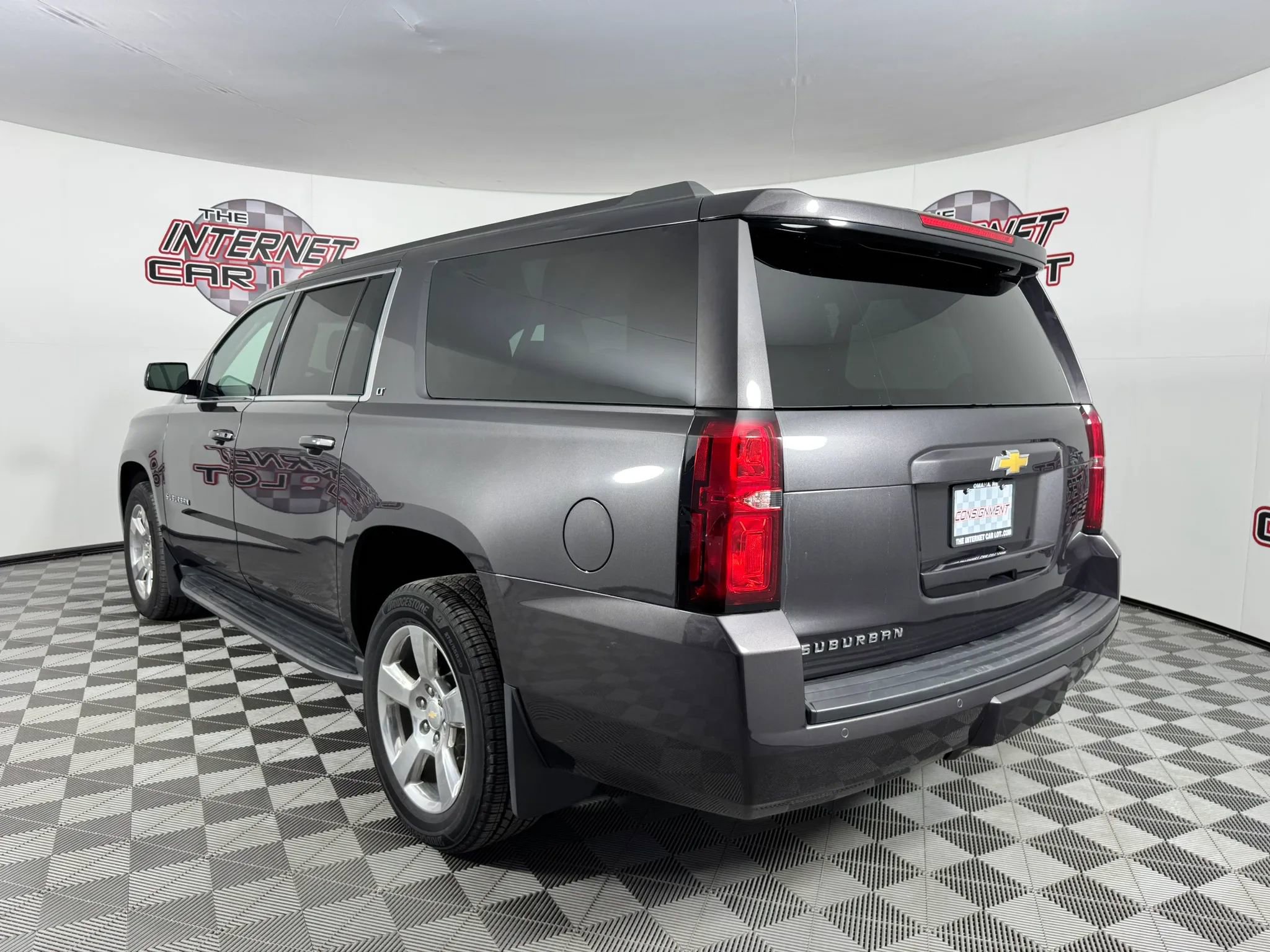 Used 2016 Chevrolet Suburban LT AWD/4WD image 4