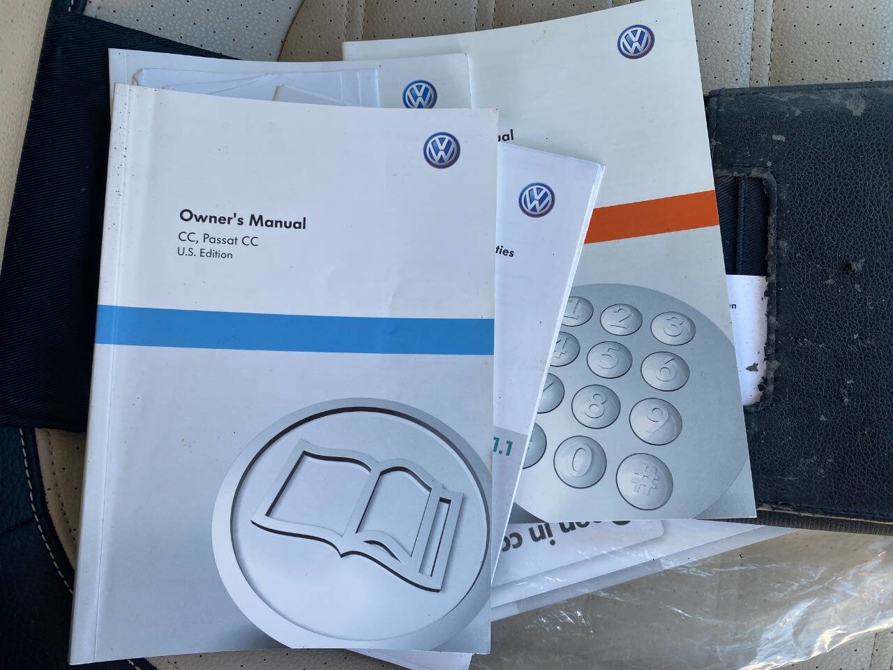 Used 2011 Volkswagen CC Sport image 32