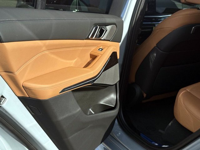 New 2026 BMW X5 sDrive40i w/ M Sport Package RWD image 13