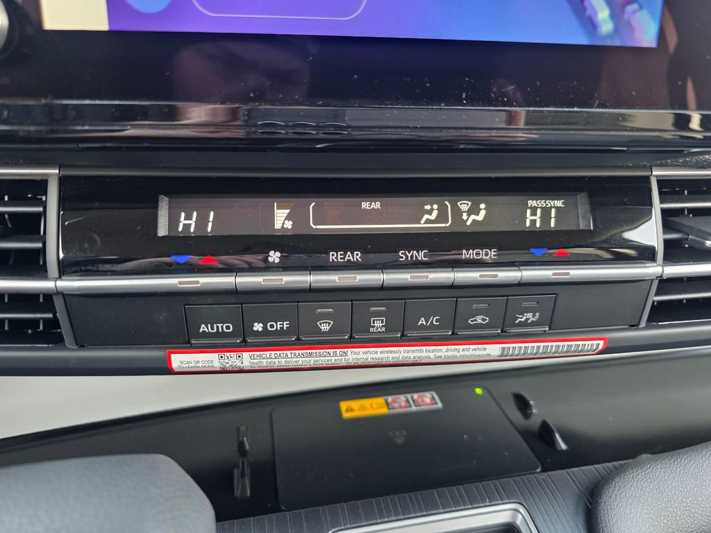 Used 2026 Toyota Sienna LE image 63