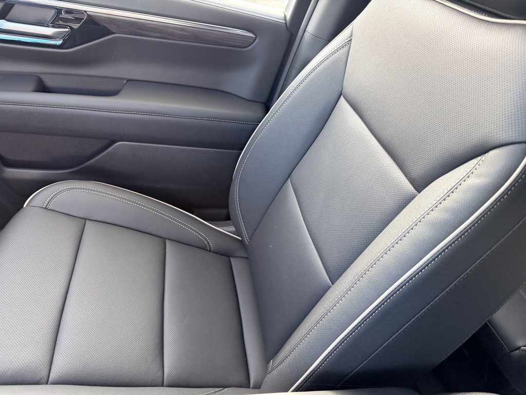 New 2026 Chevrolet Suburban Premier image 29