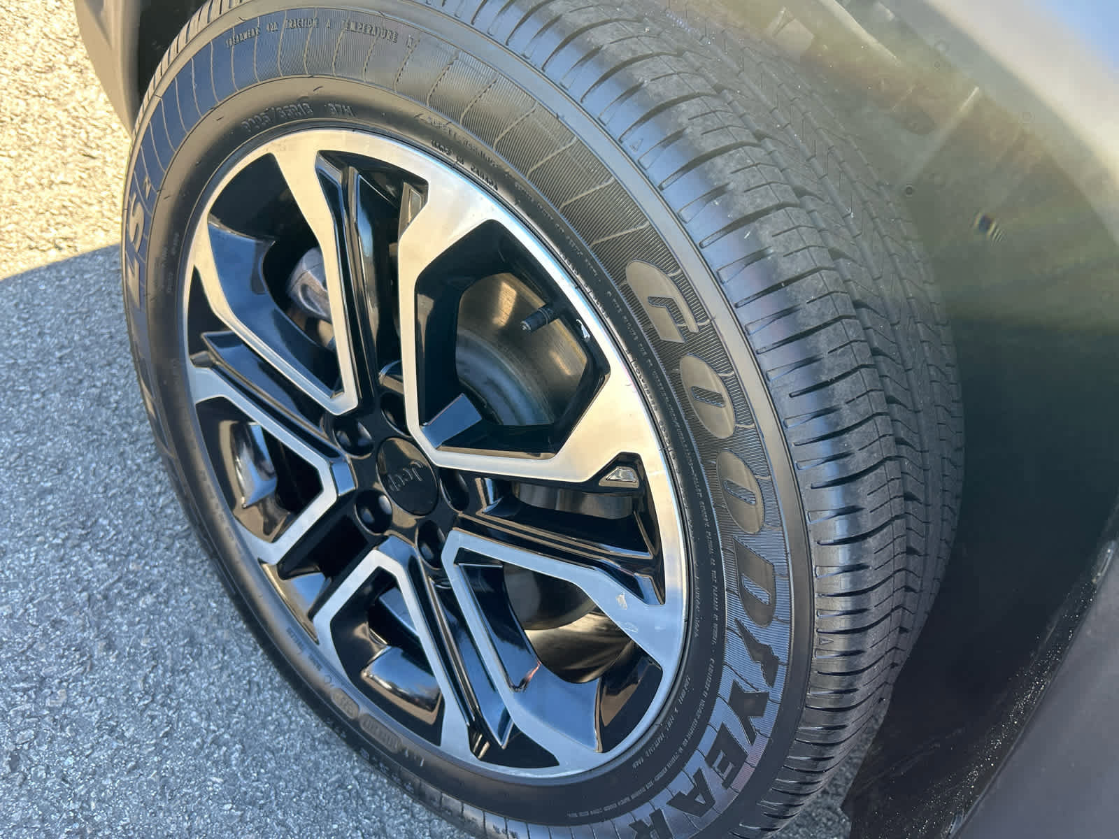 Used 2024 Jeep Compass Limited image 37