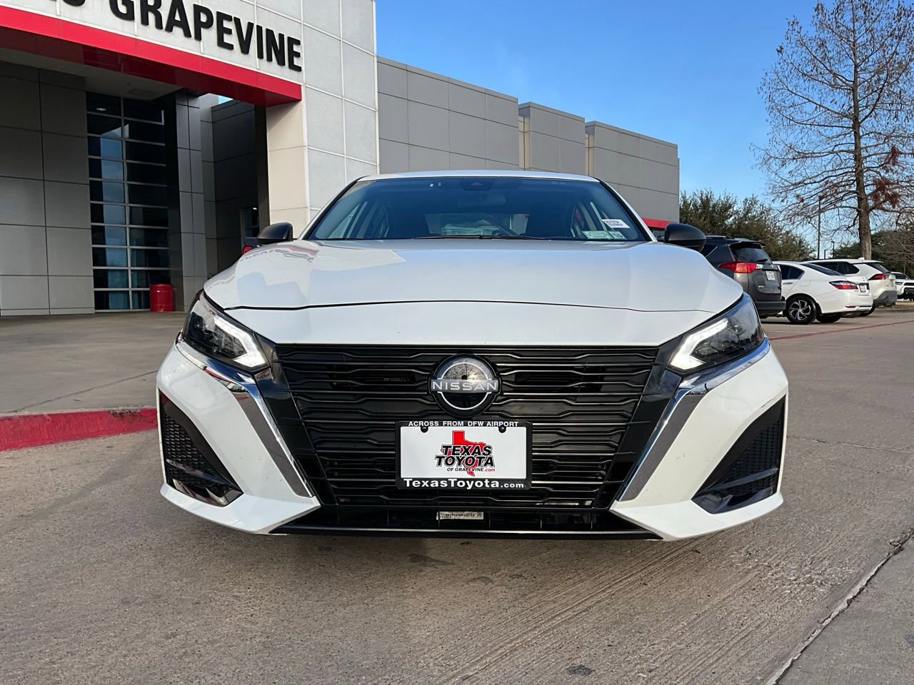 Used 2025 Nissan Altima 2.5 SV image 4