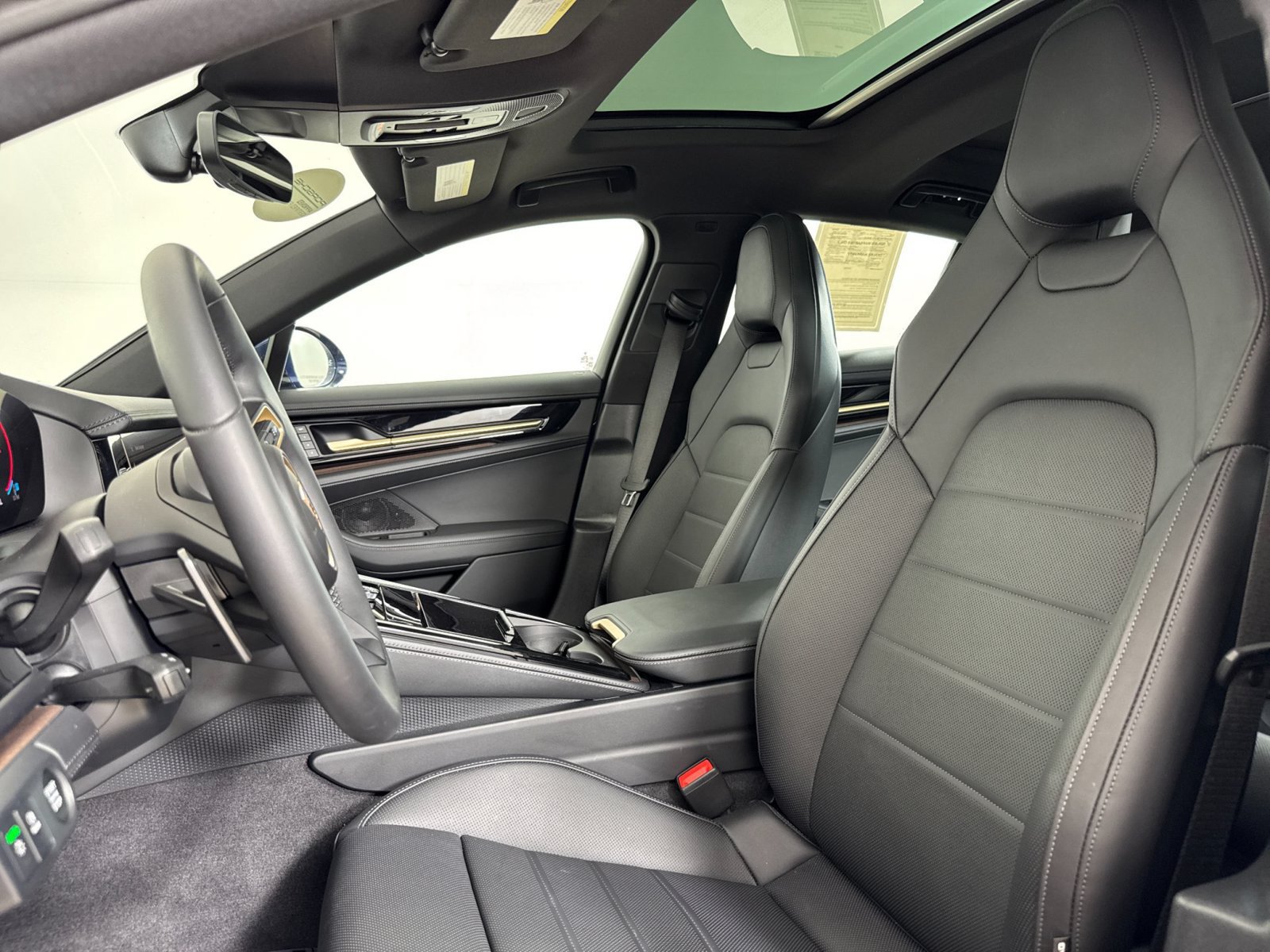 Certified 2025 Porsche Panamera RWD image 5