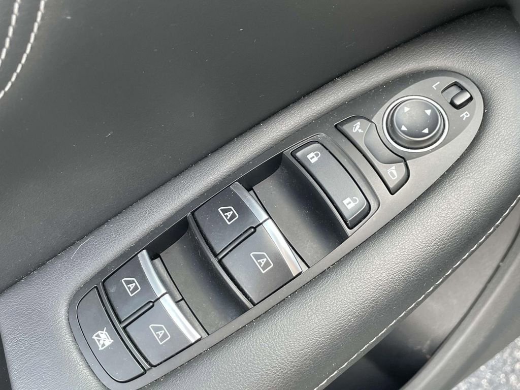 Used 2023 INFINITI QX55 Essential image 19