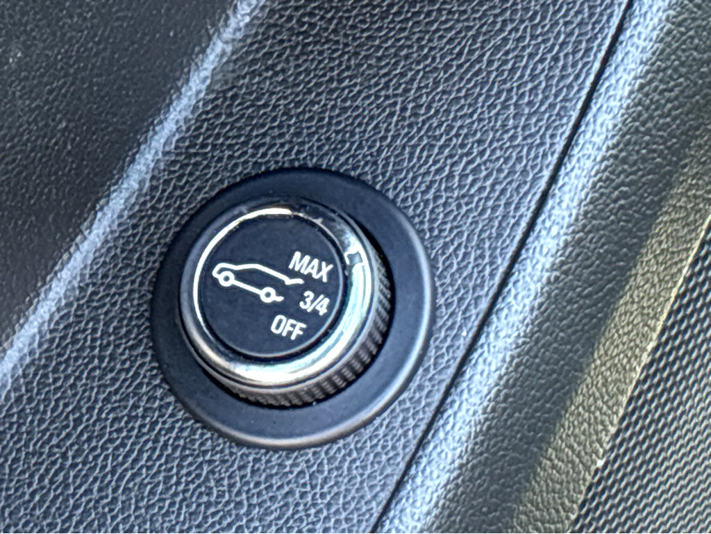 Used 2023 Chevrolet Traverse LT image 21