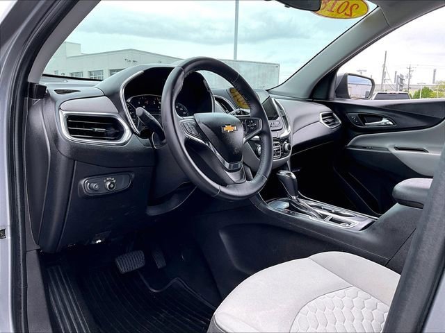 Used 2018 Chevrolet Equinox LT w/ Sun & Infotainment Package FWD image 8