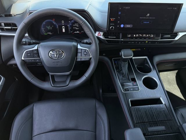 Used 2025 Toyota Sienna XSE image 12