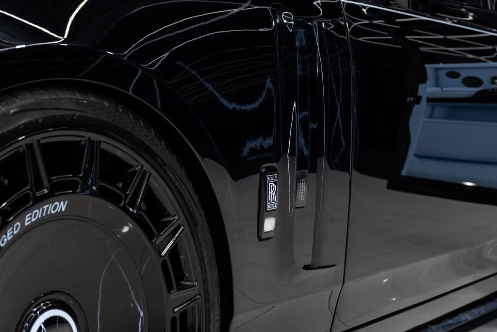 Used 2026 Rolls-Royce Phantom Sedan image 40