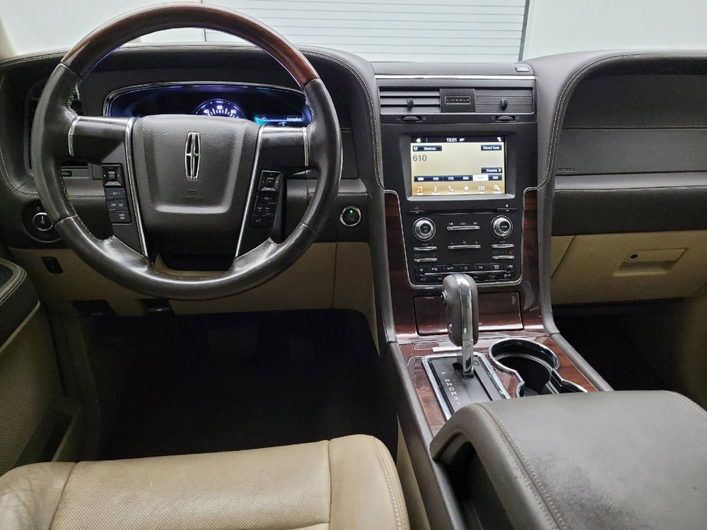 Used 2016 Lincoln Navigator Reserve AWD/4WD image 22