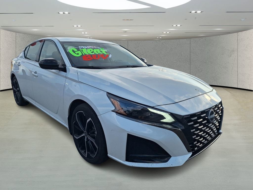 Certified 2025 Nissan Altima 2.5 SR image 7