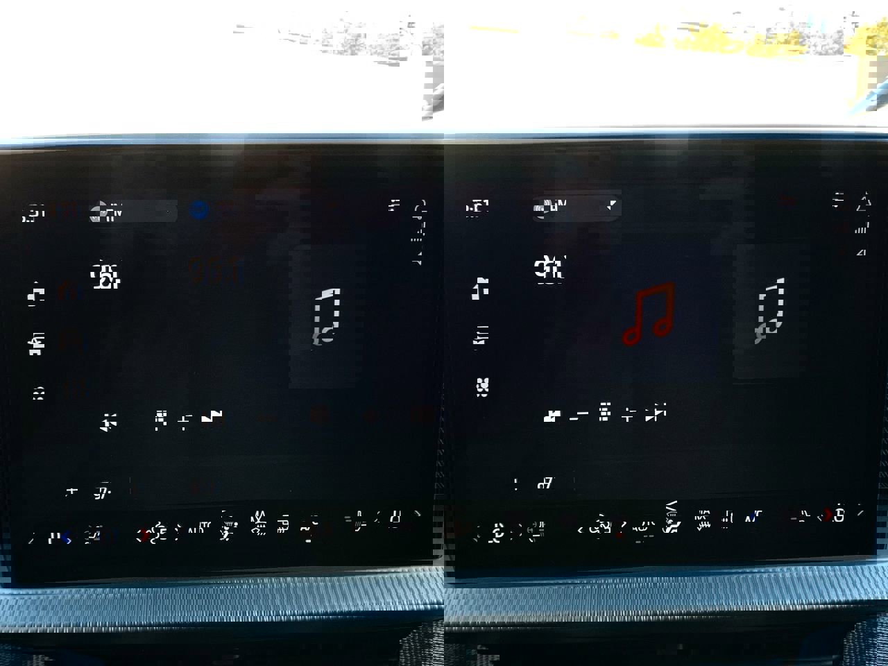 Used 2025 Ford Explorer ST-Line w/ Premium Package image 32