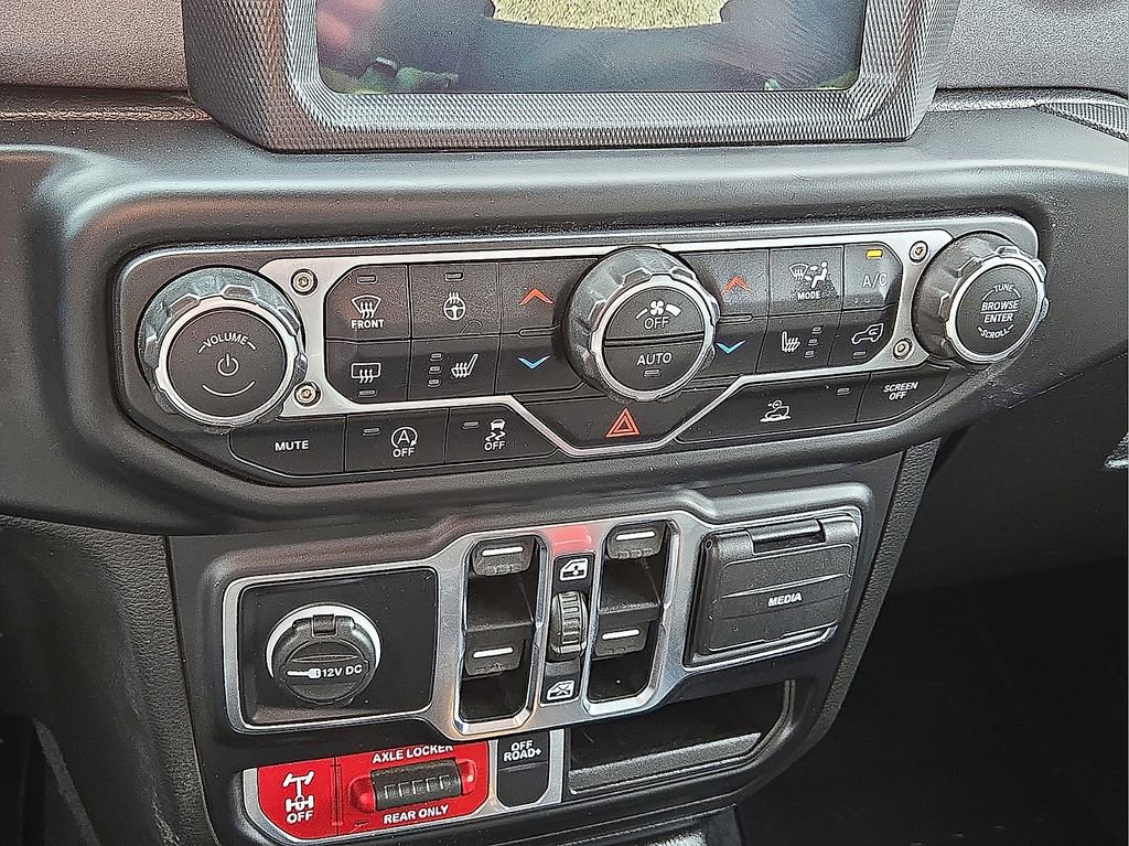 Used 2023 Jeep Gladiator Mojave w/ Cold Weather Group image 30