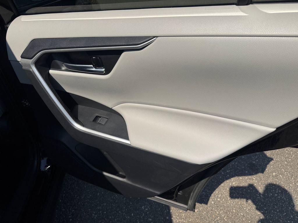 Used 2024 Toyota RAV4 XLE image 21