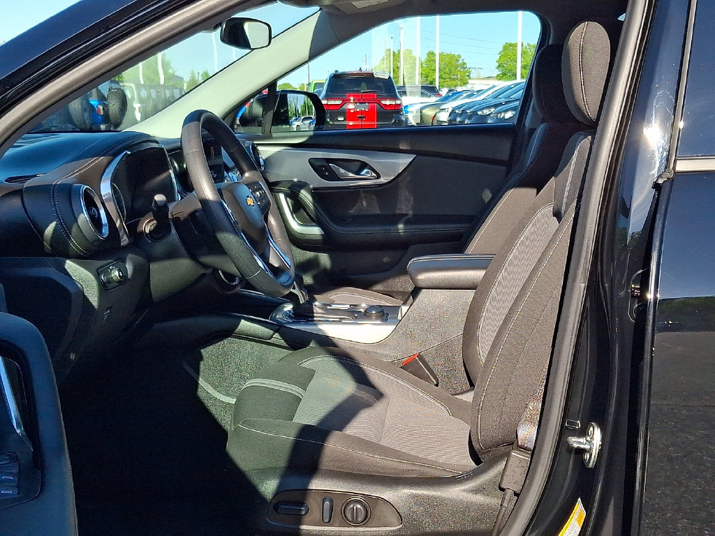 Used 2025 Chevrolet Blazer LT AWD/4WD image 15