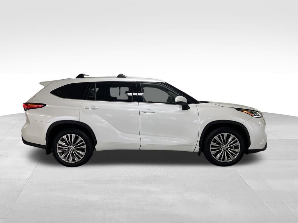 Used 2022 Toyota Highlander Platinum image 6