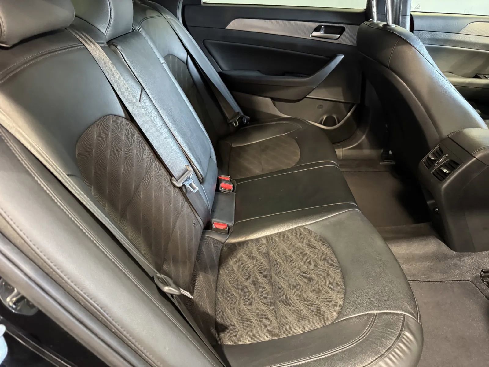 Used 2018 Hyundai Sonata Sport w/ Tech Package 05 FWD image 8