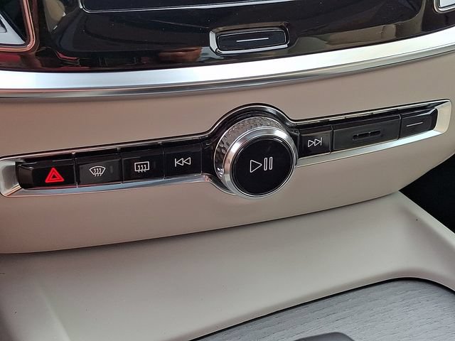 Certified 2024 Volvo S60 B5 Plus w/ Climate Package AWD/4WD image 18