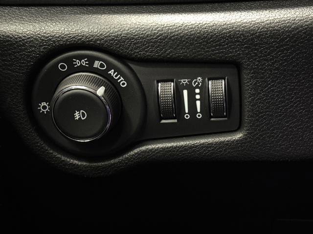 New 2026 Chrysler Pacifica Select image 25