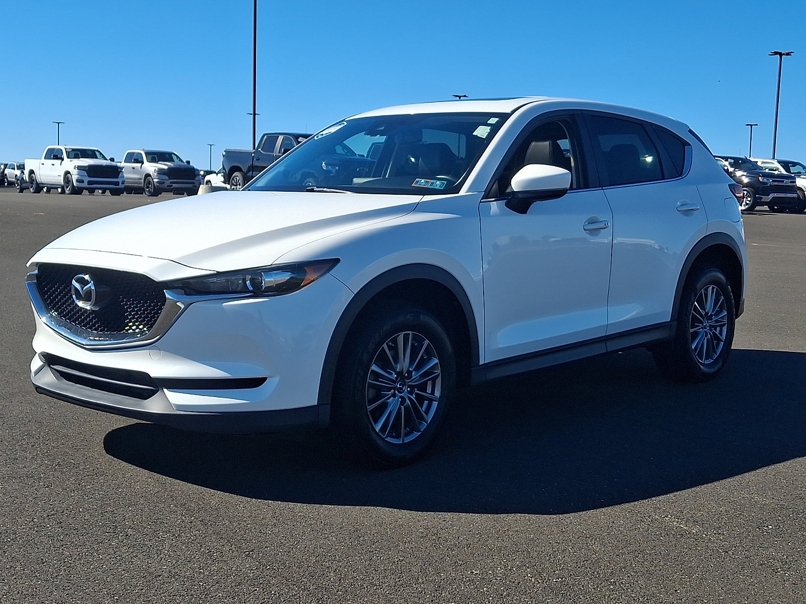 Used 2017 MAZDA CX-5 Touring w/ Preferred Equipment Package AWD/4WD image 3