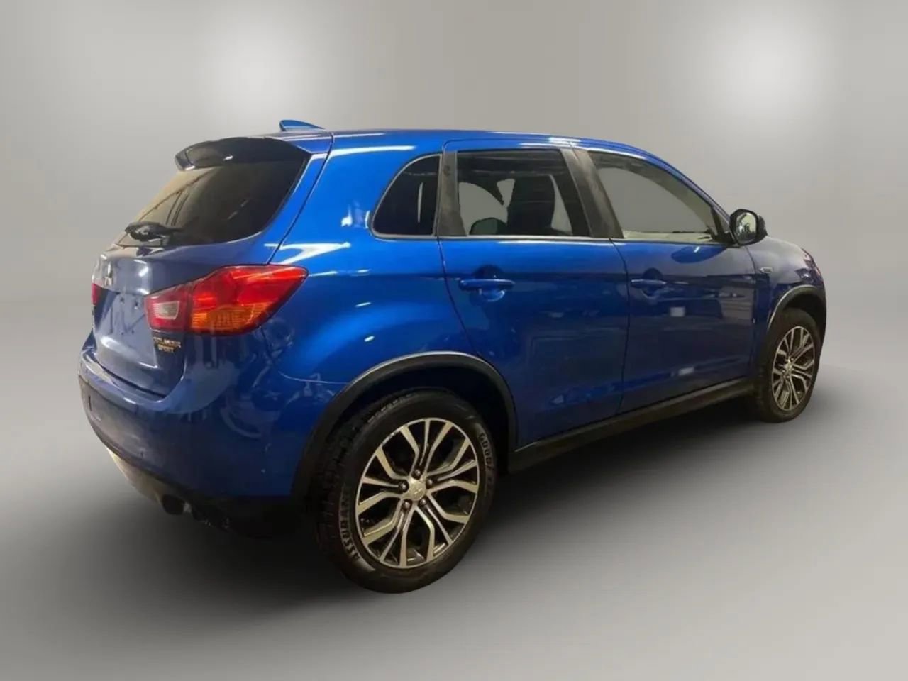 Used 2017 Mitsubishi Outlander Sport LE image 3
