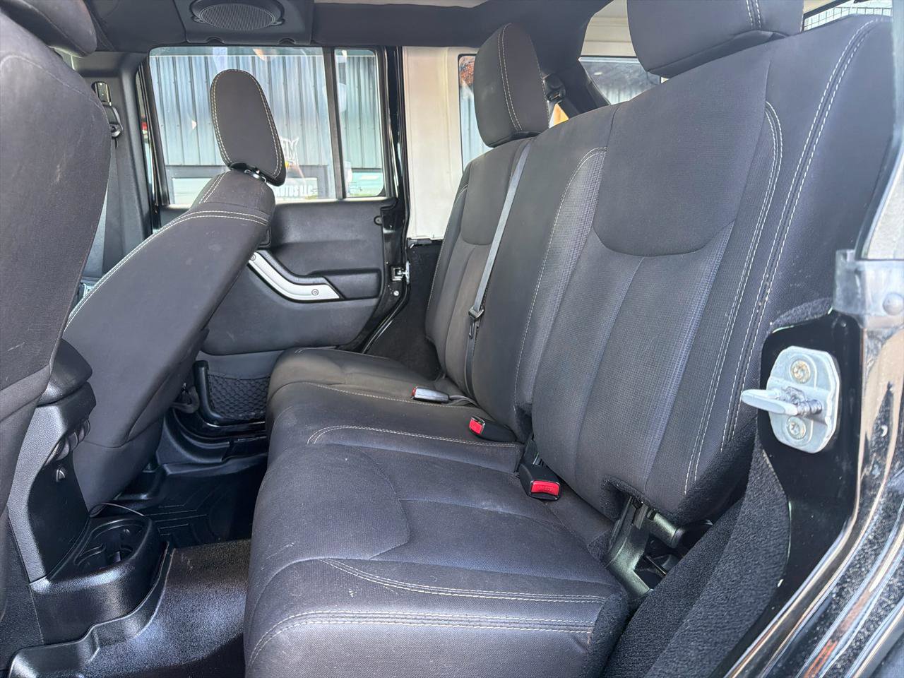 Used 2014 Jeep Wrangler Unlimited Rubicon AWD/4WD image 14