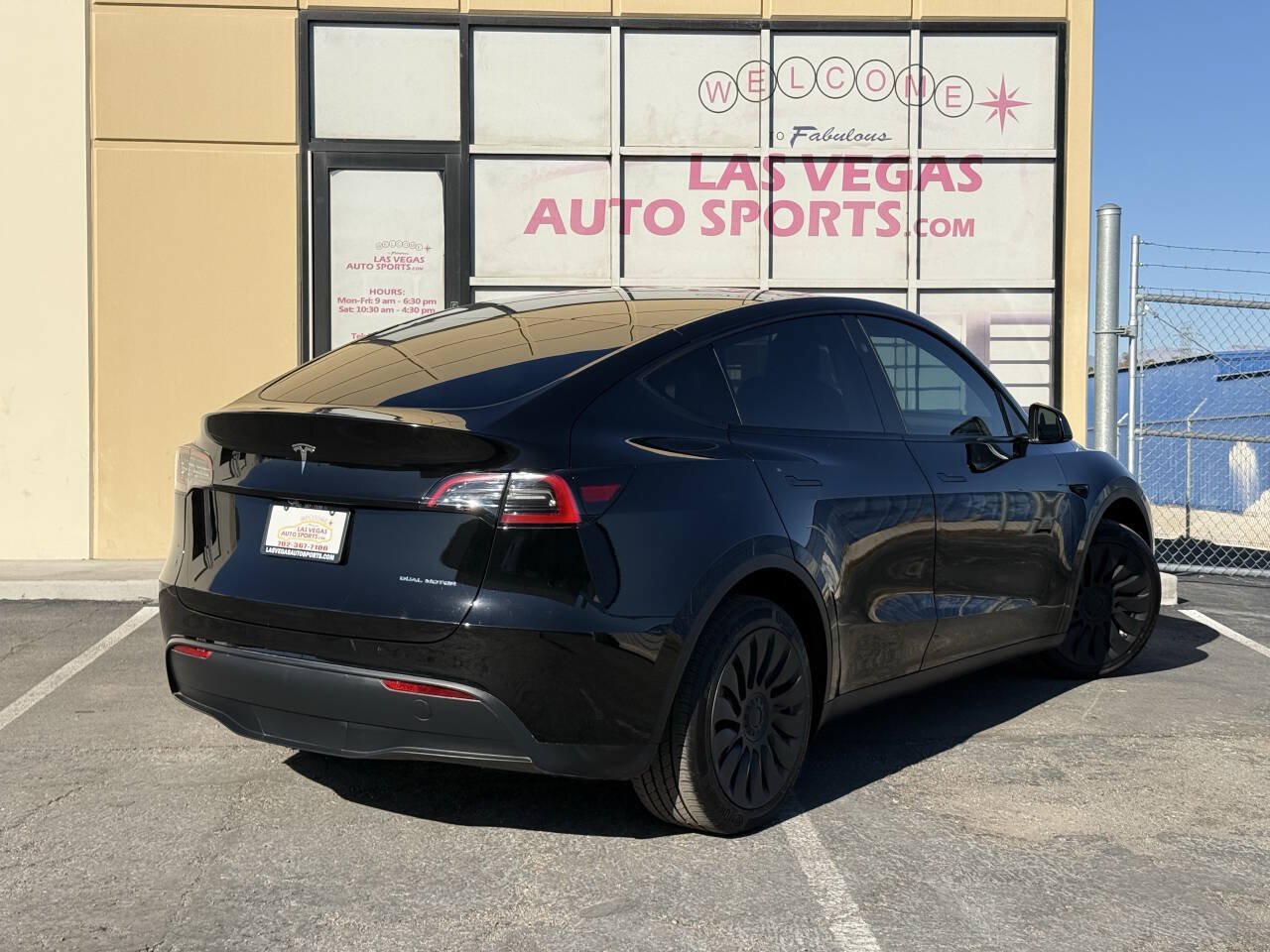 Used 2023 Tesla Model Y Long Range AWD/4WD image 7