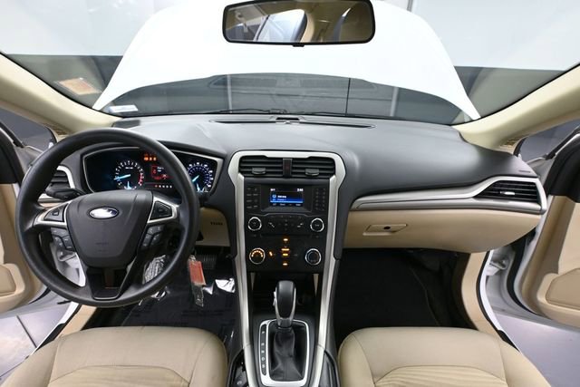 Used 2016 Ford Fusion SE FWD image 24