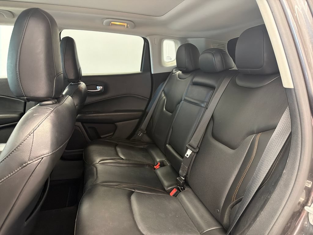 Used 2018 Jeep Compass Limited w/ Navigation Group AWD/4WD image 17