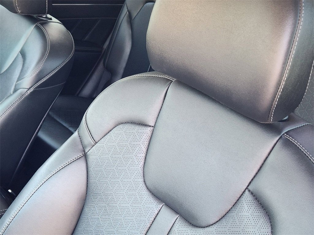 Used 2023 Kia Sorento SX image 12