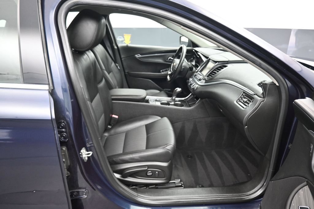 Used 2019 Chevrolet Impala LT FWD image 40