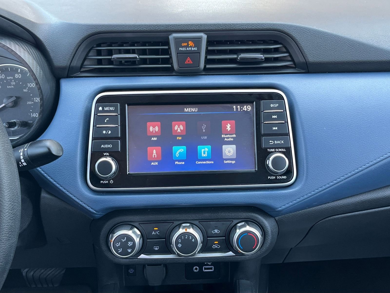 Used 2025 Nissan Versa SV image 17