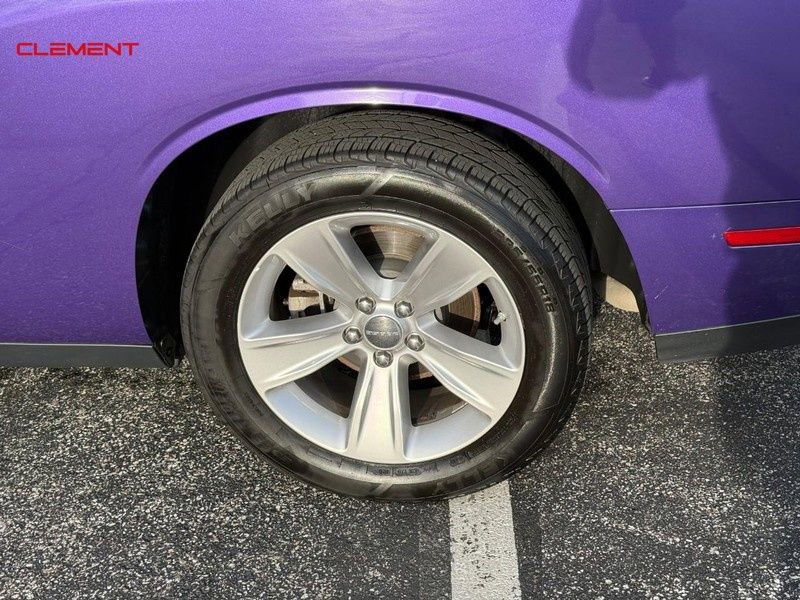 Used 2023 Dodge Challenger SXT image 4