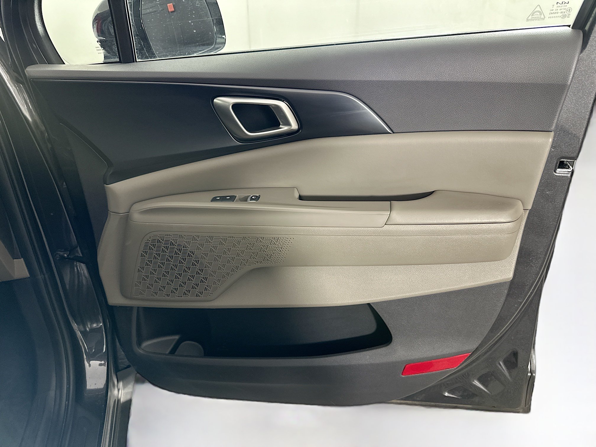 Used 2026 Kia Carnival FWD image 30