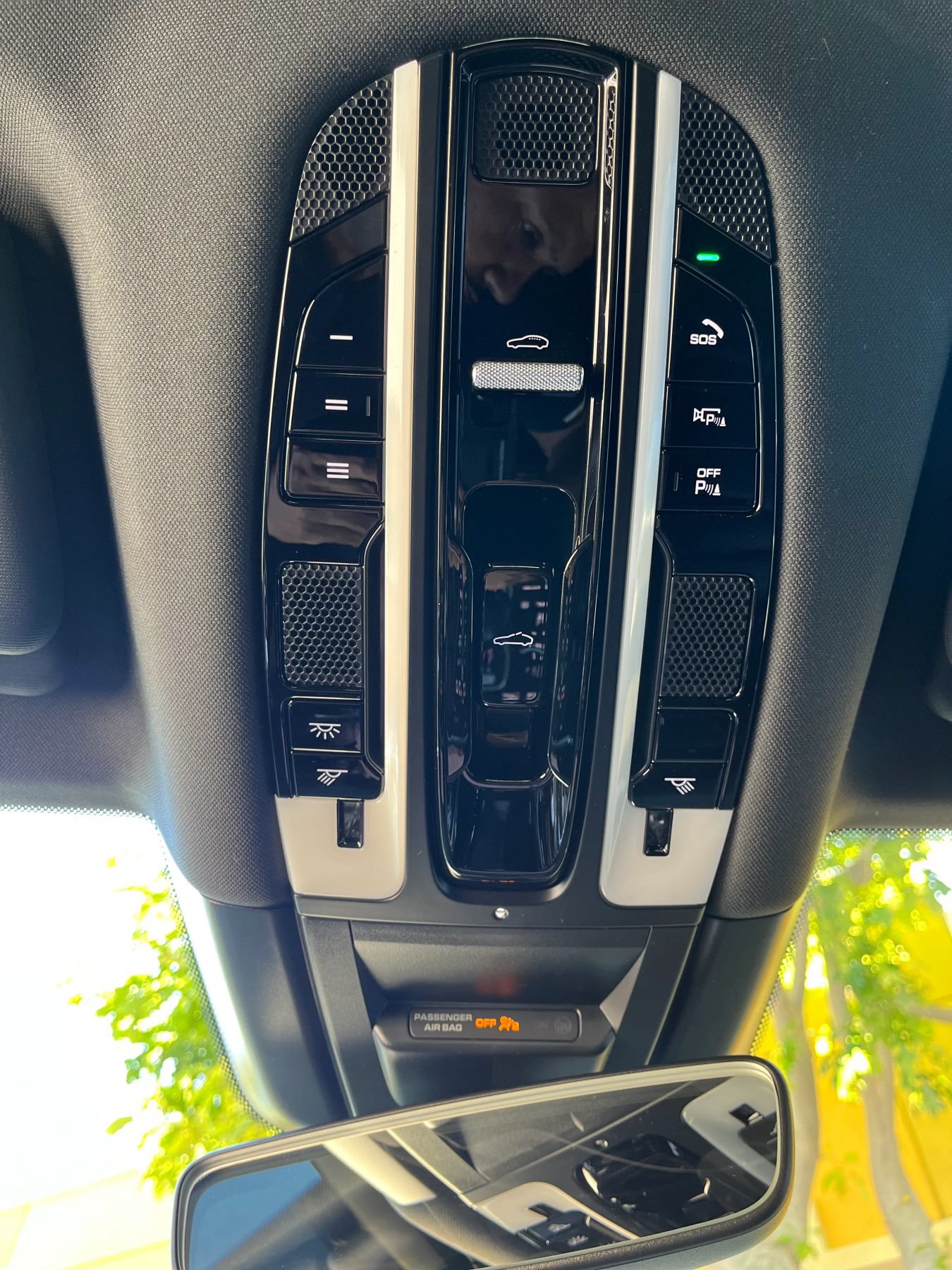 Used 2020 Porsche Cayenne w/ Driver Memory Package AWD/4WD image 25