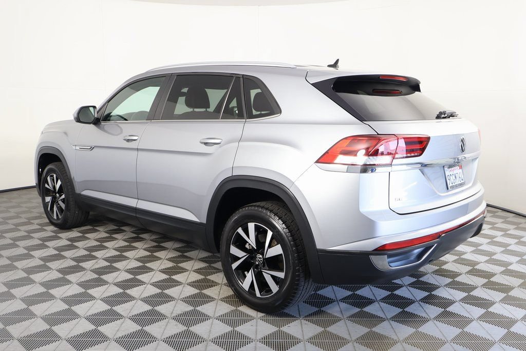 Used 2022 Volkswagen Atlas Cross Sport SE FWD image 6