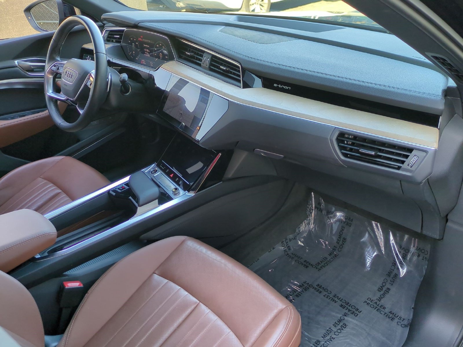 Used 2024 Audi Q8 e-tron Premium Plus w/ Premium Plus Package AWD/4WD image 21