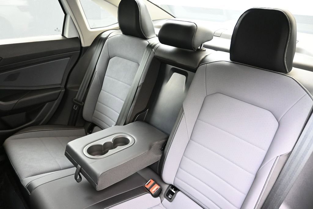 New 2026 Volkswagen Jetta SE FWD image 20
