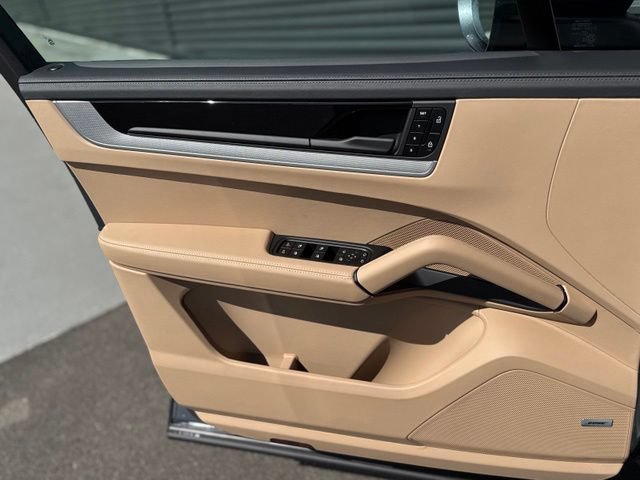 New 2026 Porsche Cayenne AWD/4WD image 13