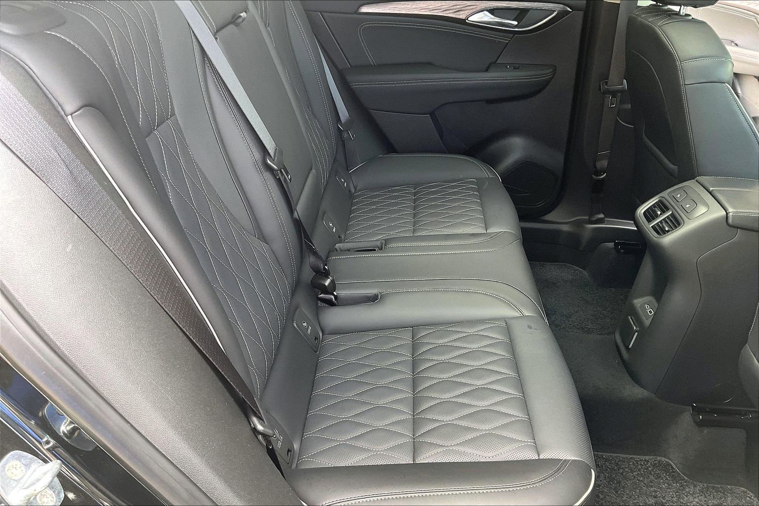 Used 2023 Buick Envision Avenir AWD/4WD image 20