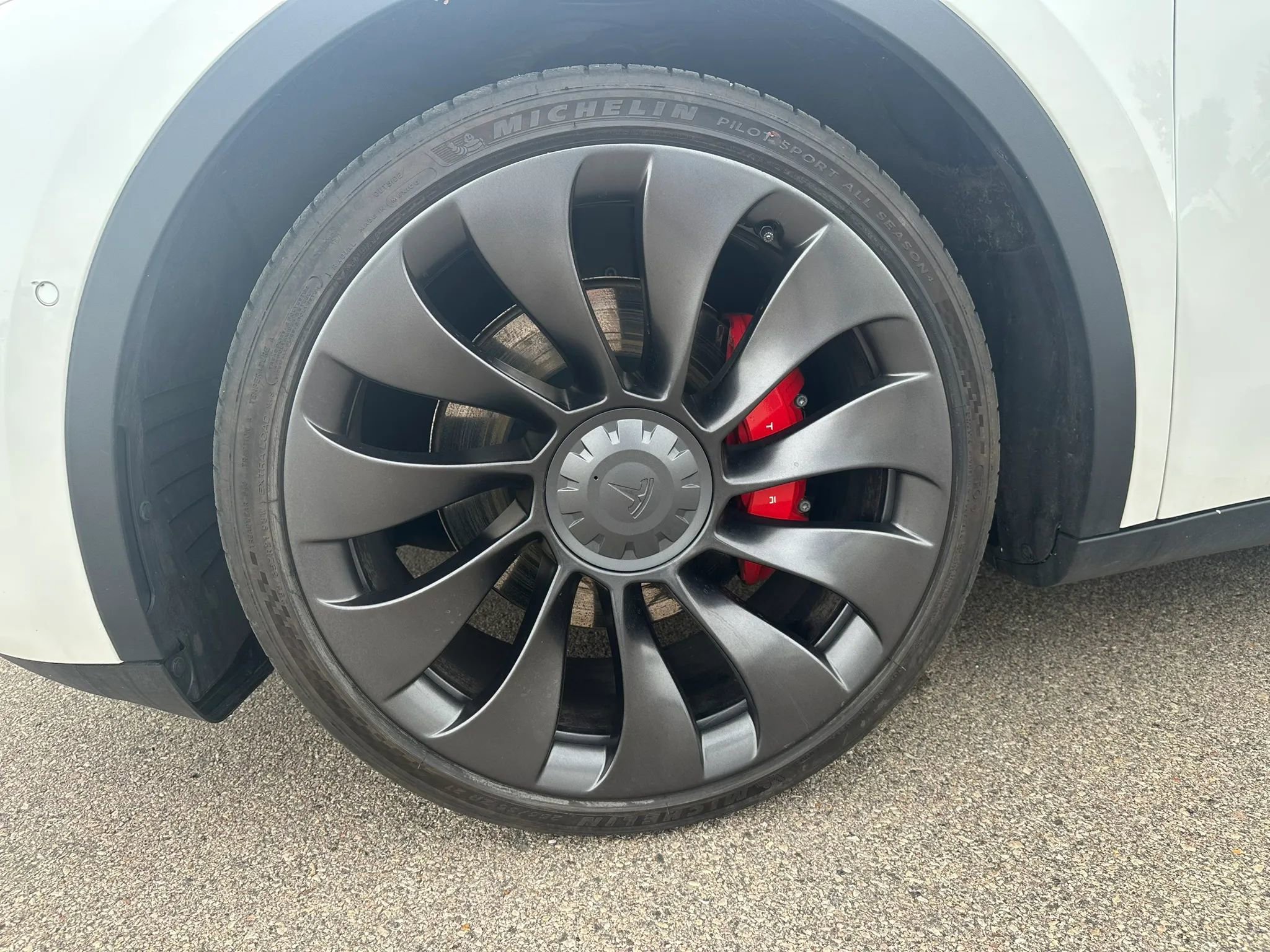 Used 2022 Tesla Model Y Performance AWD/4WD image 17