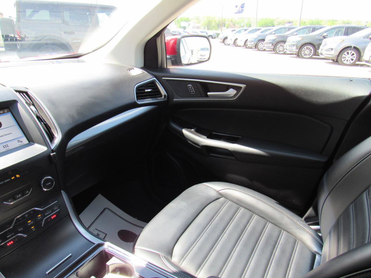 Used 2019 Ford Edge SEL w/ Equipment Group 201A AWD/4WD image 25