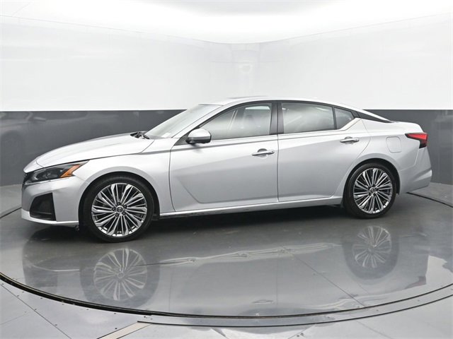 Used 2023 Nissan Altima 2.5 SL image 2