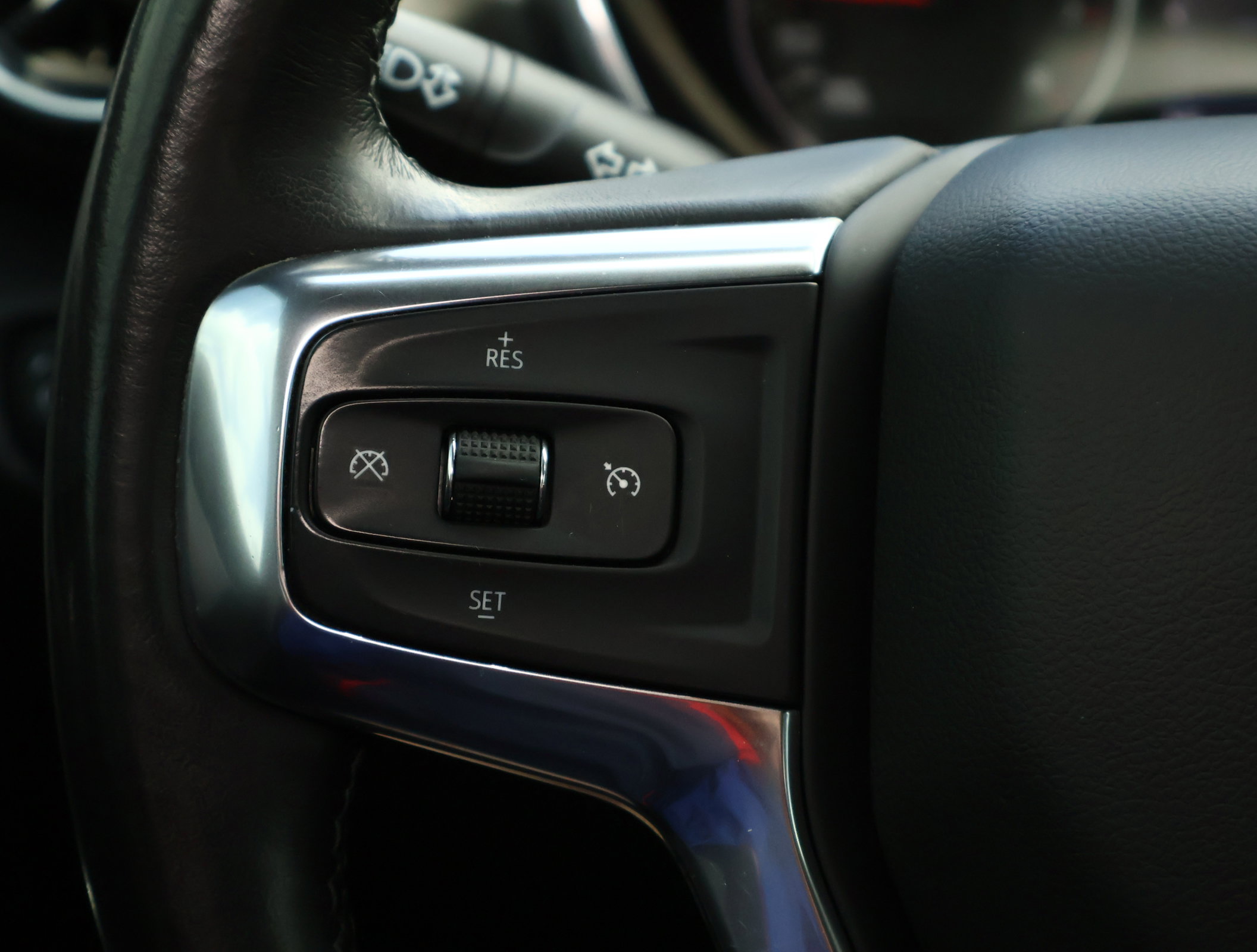 Used 2019 Chevrolet Blazer LT FWD image 13