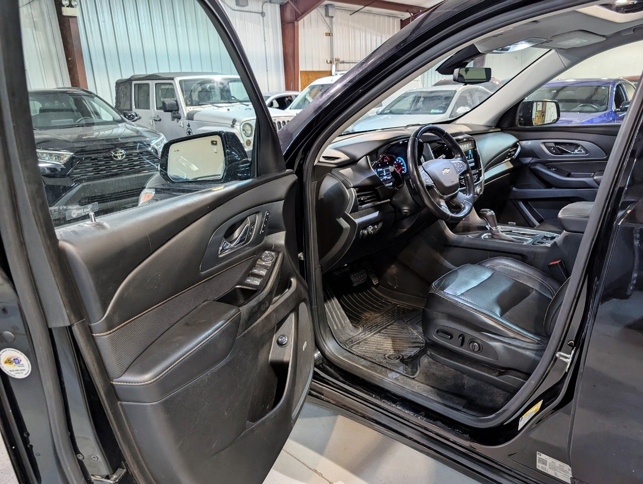 Used 2019 Chevrolet Traverse Premier w/ Redline Edition image 17