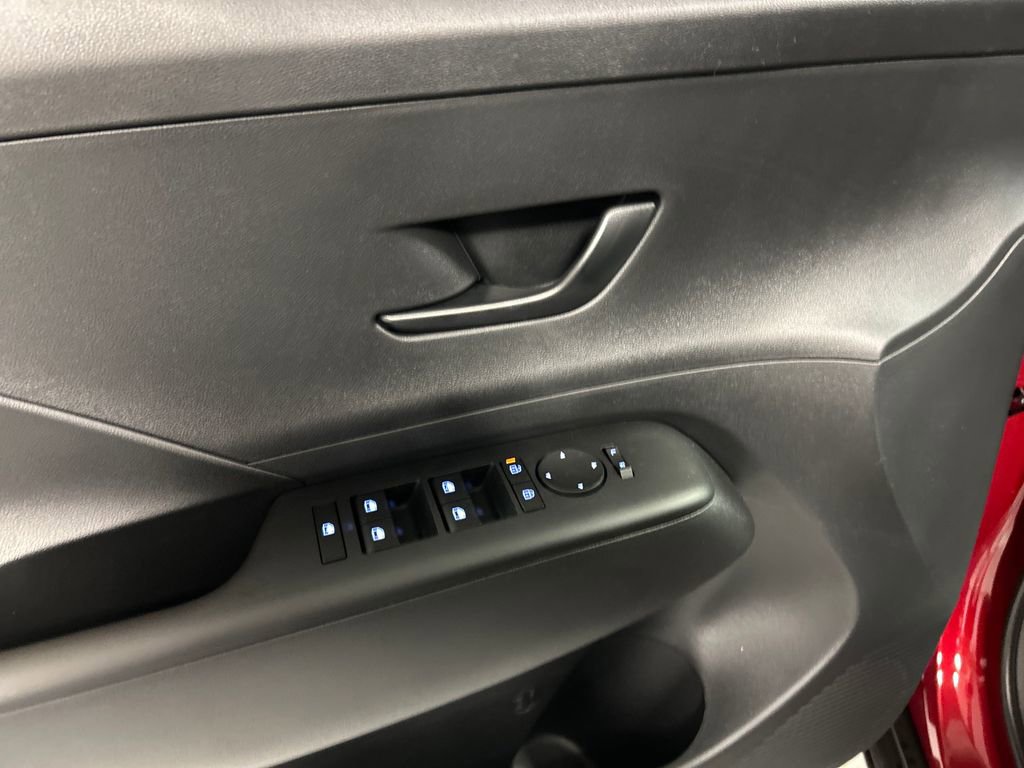New 2026 Hyundai Kona SE image 12